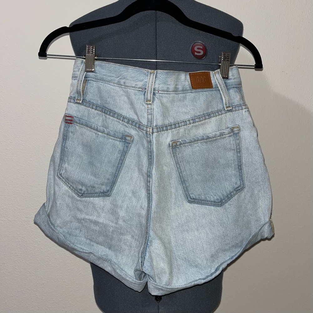 BDG Mom High Rise Jean Shorts - Picture 4 of 5